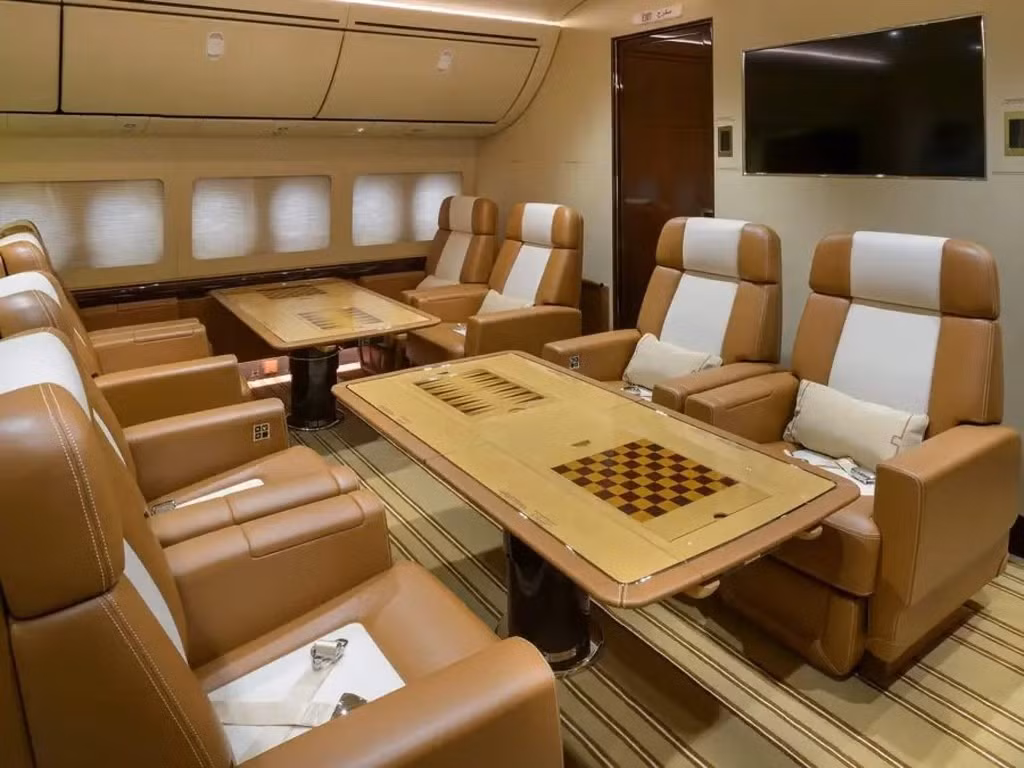 Bốn năm lao động đã đổ vào chiếc máy bay phản lực tư nhân Boeing 747-8 khổng lồ này. "Một dự án như vậy là giấc mơ thành hiện thực, chỉ xảy ra một hoặc hai lần trong cuộc đời của một nhà thiết kế", Pickardt nói tiếp. "Theo một cách nào đó, đây là một cột mốc trong lịch sử hàng không".
