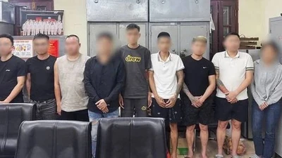 Giải cứu 52 cô gái bị ép làm nhân viên phục vụ các quán hát