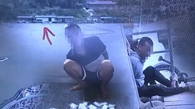 Thủ đoạn mua bán ma túy bằng ca nô của các đối tượng ở giữa sông Hồng
