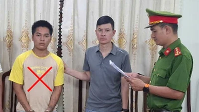 Kẻ mò vào phòng, hiếp dâm bé 15 tuổi đối diện hình phạt nào?