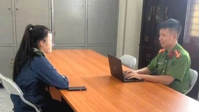 Người phụ nữ hoang báo bị cướp để được "chồng quan tâm" ở Hà Nội