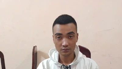 Nam thanh niên cướp hàng loạt điện thoại của phụ nữ đi đường
