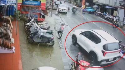 Ô tô tông liên hoàn nhiều xe máy, bé 5 tuổi tử vong 
