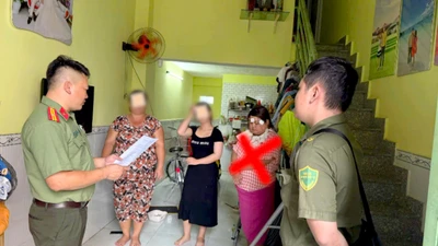 Khởi tố cặp vợ chồng lừa đảo bán hải sản "tươi ngon, giá rẻ"