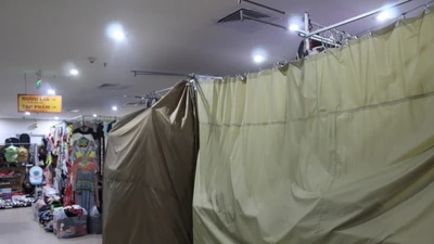 Chợ Đồng Xuân, Hàng Da, nhiều cửa hàng bỗng dưng đóng cửa