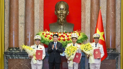 Thăng cấp bậc hàm thượng tướng cho 3 thứ trưởng Bộ Công an