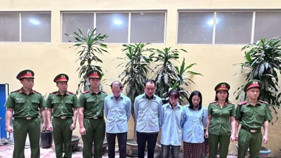 Nhận hối lộ hơn 1 tỷ, 4 cán bộ phưởng ở Hà Nội bị khởi tố