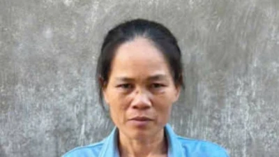 Bắt đối tượng bán thuốc có chứa lá ngón gây chết người