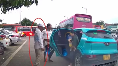 Xử phạt tài xế chặn đầu taxi, không cho đón khách ở bến xe Thái Nguyên 