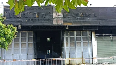 Cháy gara ô tô ở Ninh Bình, một thợ sơn tử vong