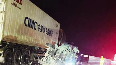 Tai nạn liên hoàn trên cao tốc Pháp Vân - Nghi Sơn, 5 ô tô bị hư hỏng