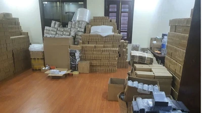 Triệt phá đường dây sản xuất, mua bán thiết bị điện tử giả