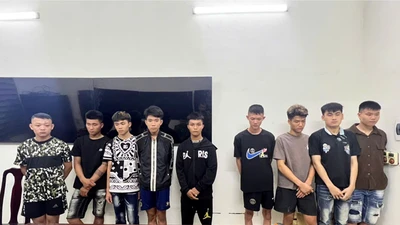 Bắt hai nhóm thanh niên đuổi đánh nhau gần trụ sở UBND phường ở Thanh Hóa