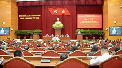 Tổng Bí thư Tô Lâm gặp mặt đại biểu trí thức, nhà khoa học, văn nghệ sĩ