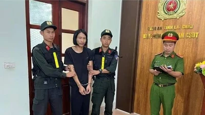 Dùng dao đâm chết hàng xóm vì tranh chấp hàng rào ở Lai Châu 