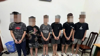 Bắt giữ 11 đối tượng mang theo hung khí đi gây rối trật tự công cộng