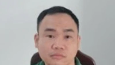 Vận động đối tượng truy nã nguy hiểm ở Hà Nội ra đầu thú