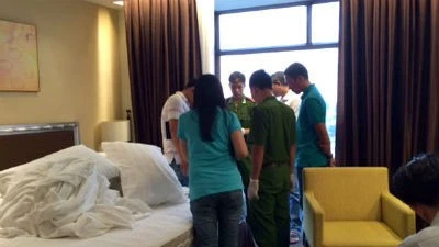 Vào nhà nghỉ với người tình mới quen, người phụ nữ bị chém nguy kịch