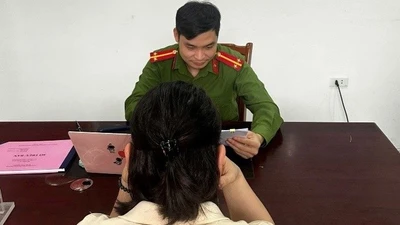 Lên mạng tìm người tâm sự, người phụ nữ bị lừa gần 1 tỷ đồng