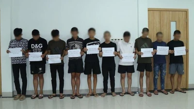 Khởi tố 13 đối tượng hỗn chiến bằng dao, kiếm làm nhiều người nhập viện