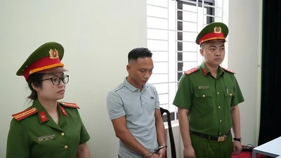 Bắt tạm giam người đàn ông buôn bán hơn 2 tấn hàng cấm