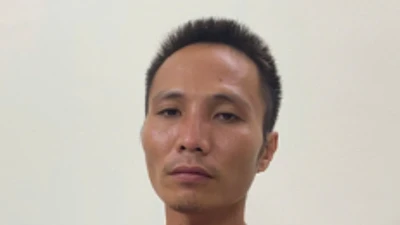 Bắt giữ đối tượng bị truy nã về tội tham ô tài sản ở Hà Nội