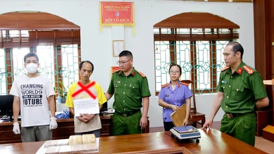Bắt đối tượng mua bán vận chuyển số lượng lớn ma túy