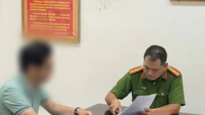 Làm rõ đối tượng có hành vi “biến thái” trên phố Hà Nội