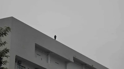 Giải cứu thiếu nữ có ý định tự tử tại Bệnh viện Bạch Mai