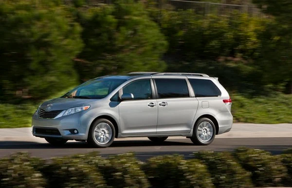 Chi tiết Toyota Sienna 7 chỗ giá rẻ sắp về Việt Nam 