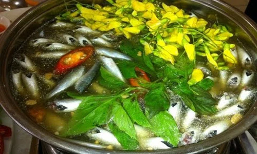 Video: Cách làm canh chua bông điên điển cá linh đặc sản mùa nước nổi