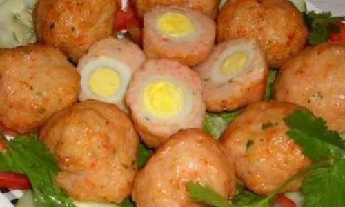 Video: Cách làm chả cá bọc trứng cút chiên giòn siêu ngon