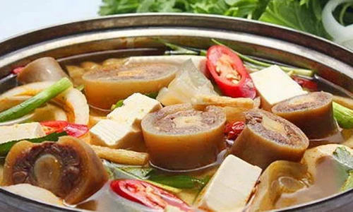 Video: Cách làm lẩu bò sa tế ngon thơm, cả nhà khen hết lời