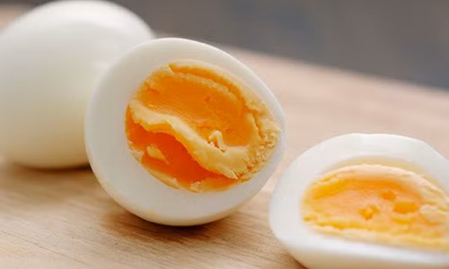 Video: Ăn trứng gà theo cách này, hại chẳng khác nào mắc ung thư