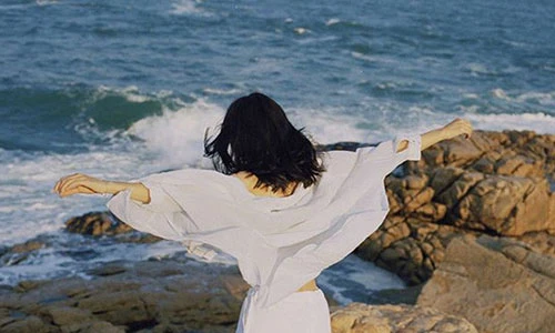 Video: Cuối năm rồi, bỏ hết những chuyện cũ đi thôi!