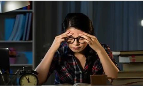 Video: Dấu hiệu xuất huyết não khi ăn cơm, đừng coi thường