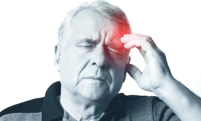 Video: 4 dấu hiệu cảnh báo sớm ngay trước khi bị ngã do đột qụy