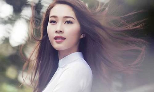 Video: Con giáp đổi vận, lộc lá rơi lộp độp trước cửa nhà trong năm 2018