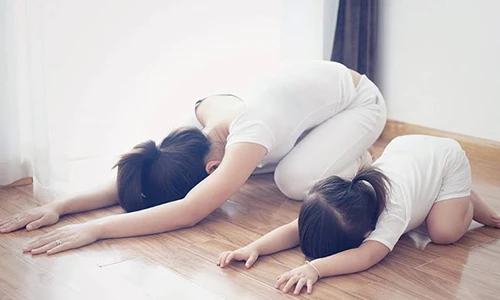 Video: Hết hẳn đau lưng tức thì với 3 bài tập yoga đơn giản