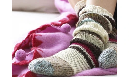 Video: Xỏ tất đi ngủ, thói quen sai lầm của phần đông người Việt