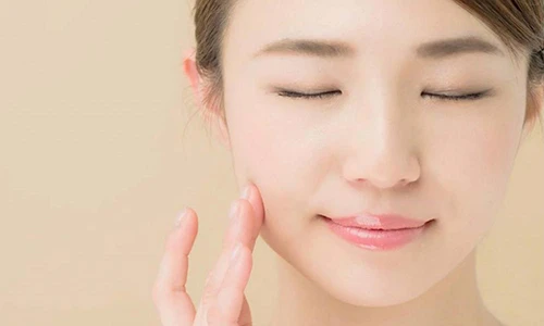 Video: Chỉ cần thoa hỗn hợp này sau 1 tuần, da trắng bật tông