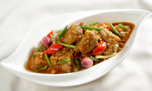 Video: Cách làm sườn heo nấu cá mòi lạ miệng, siêu ngon