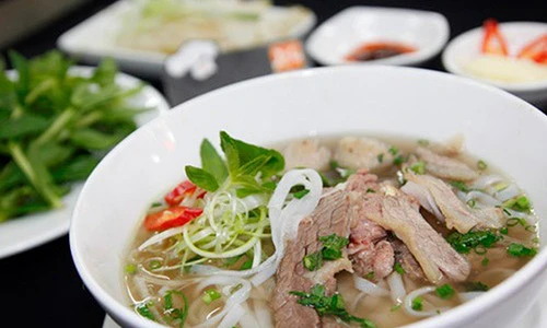 Video: Người bị hoa mắt, chóng mặt nên và không nên ăn gì?