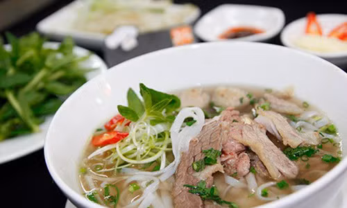 Video: Người bị hoa mắt, chóng mặt nên và không nên ăn gì?