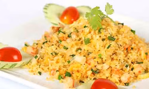 Video: Cách làm cơm chiên hải sản thơm giòn