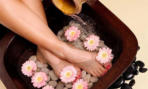 Video: Ngâm chân trước khi đi ngủ chữa 12 loại bệnh