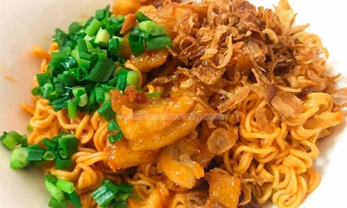 Video: Cách làm mì trộn tóp mỡ ngon ngất ngây