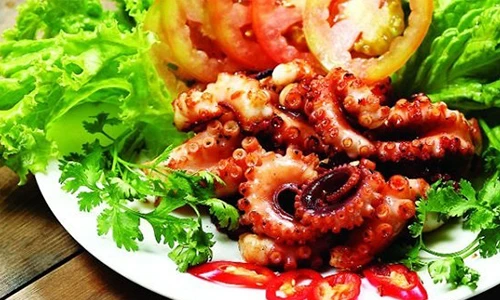 Video: Cách làm bạch tuộc nướng sa tế cay nồng, thơm nức mũi