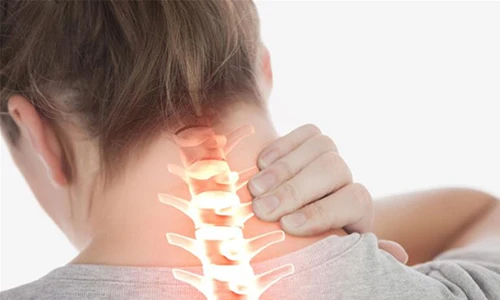 Video: Bẻ cổ, lắc cổ kêu răng rắc gây nguy hiểm như thế nào cho bạn?