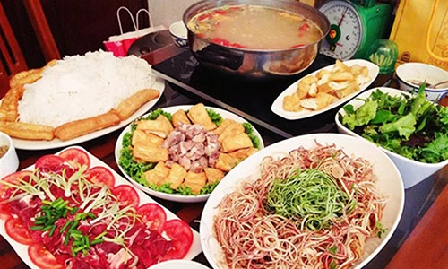 Video: Cách nấu lẩu riêu cua bắp bò thơm ngon nức mũi, kéo chồng về nhà